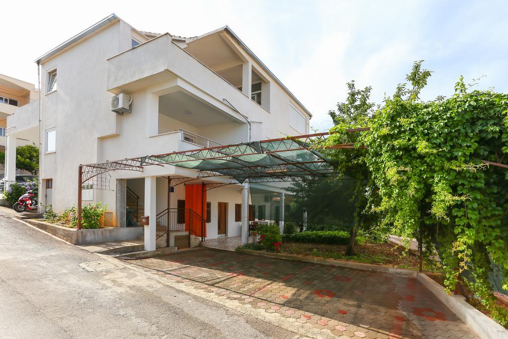 Apartments Ivan Трогир Екстериор снимка