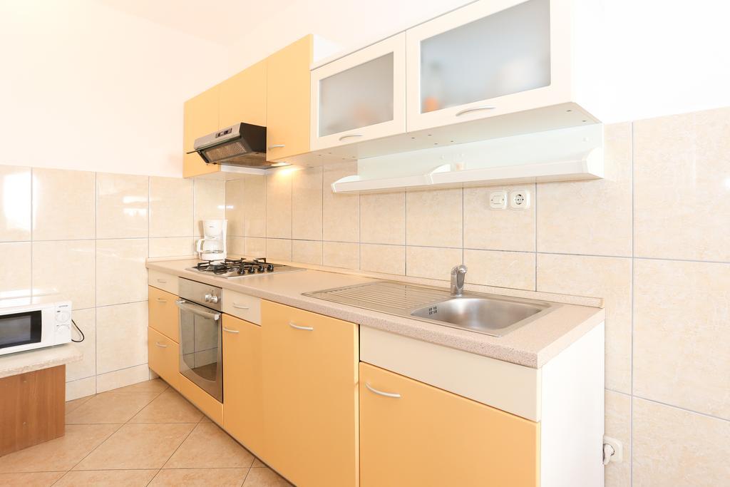 Apartments Ivan Трогир Екстериор снимка
