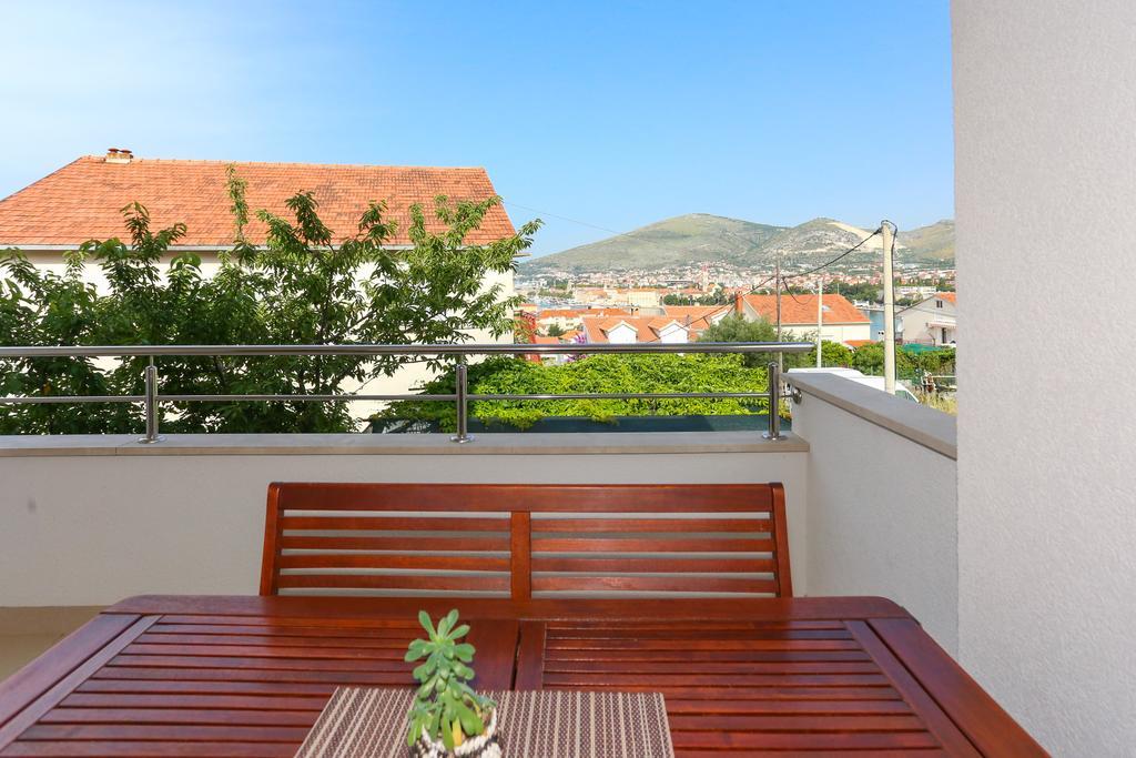 Apartments Ivan Трогир Екстериор снимка