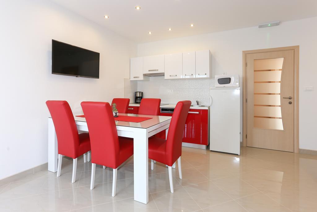 Apartments Ivan Трогир Екстериор снимка