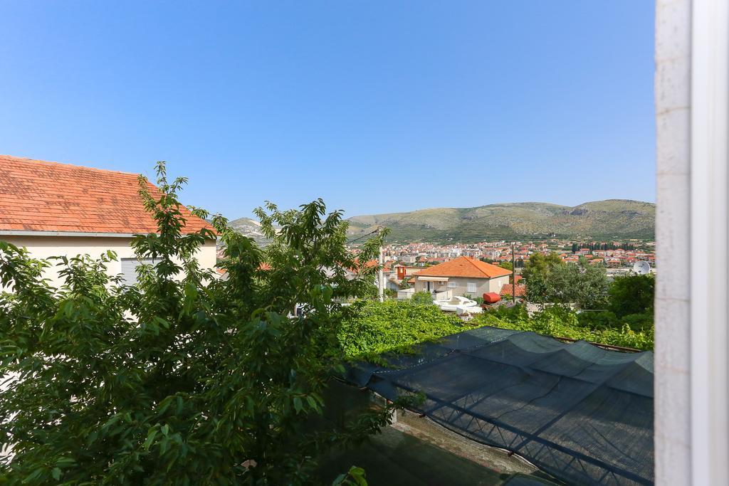 Apartments Ivan Трогир Екстериор снимка