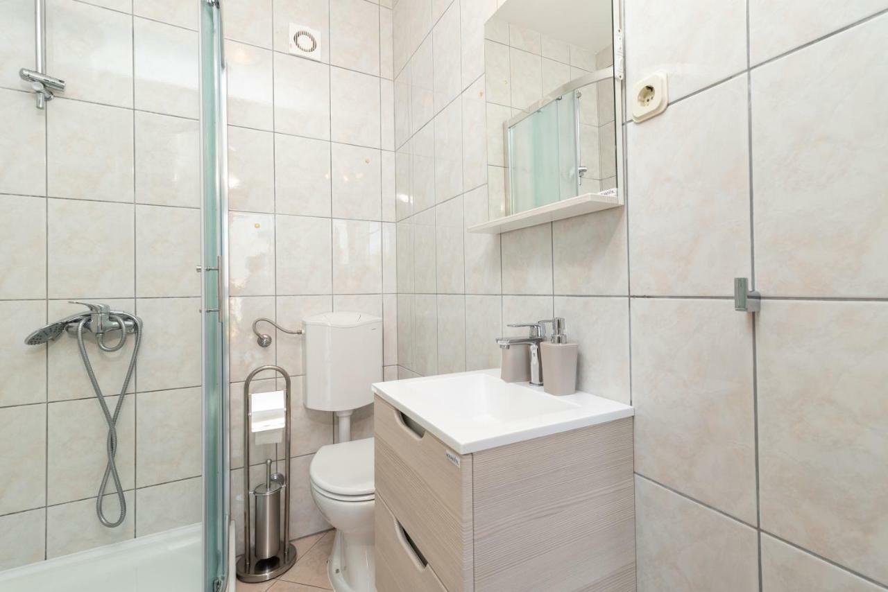 Apartments Ivan Трогир Екстериор снимка