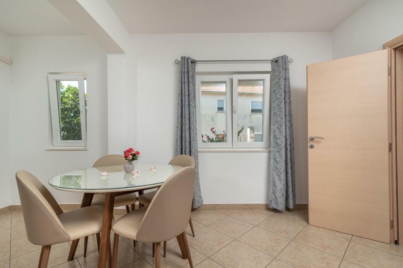 Apartments Ivan Трогир Екстериор снимка