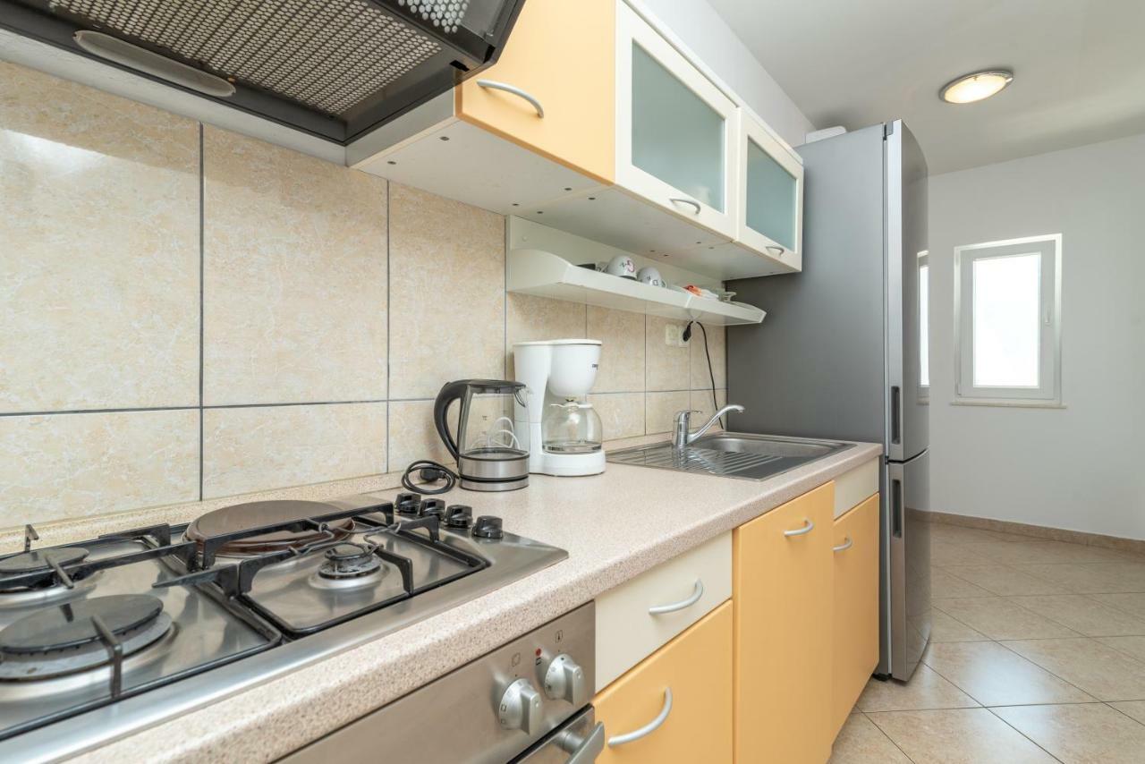 Apartments Ivan Трогир Екстериор снимка