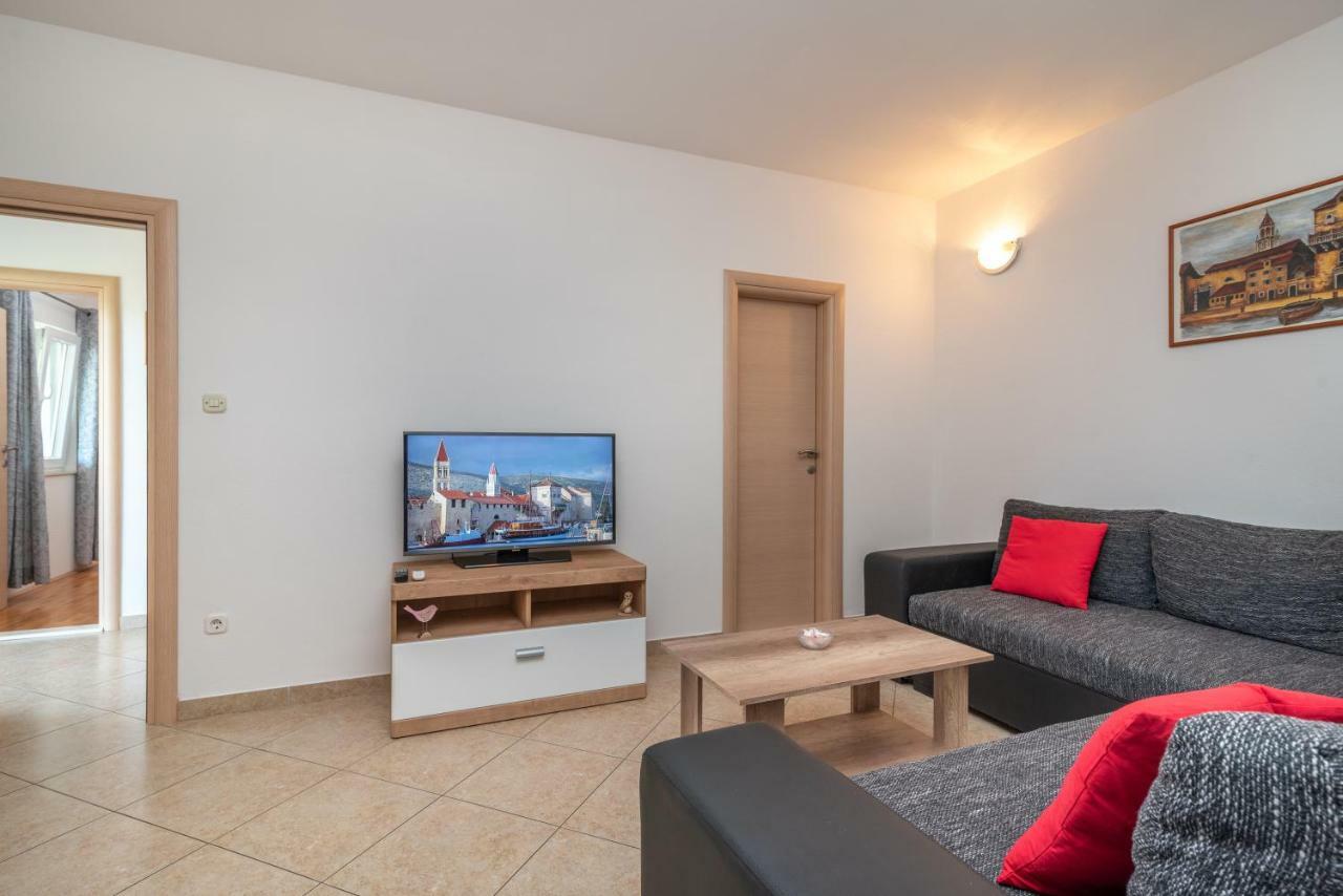 Apartments Ivan Трогир Екстериор снимка