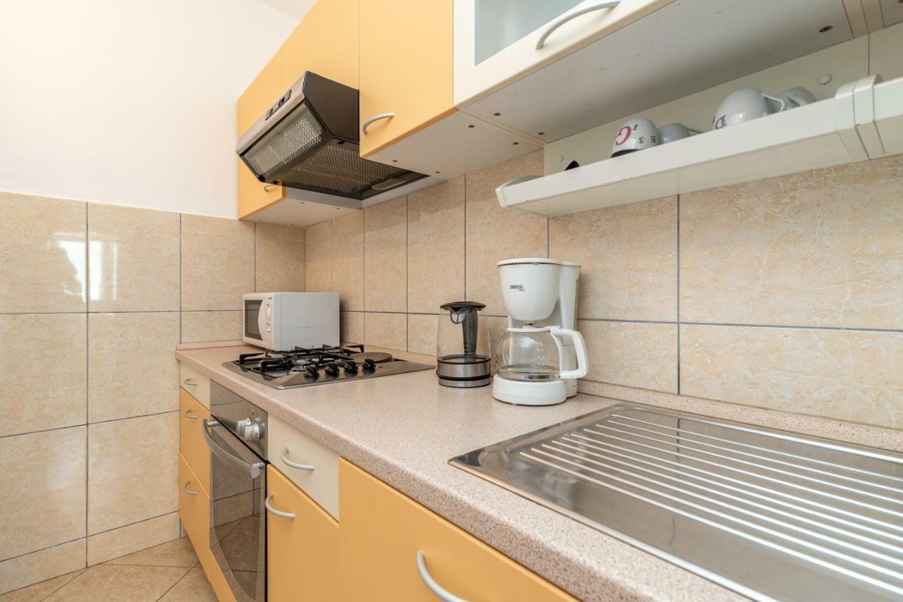 Apartments Ivan Трогир Екстериор снимка