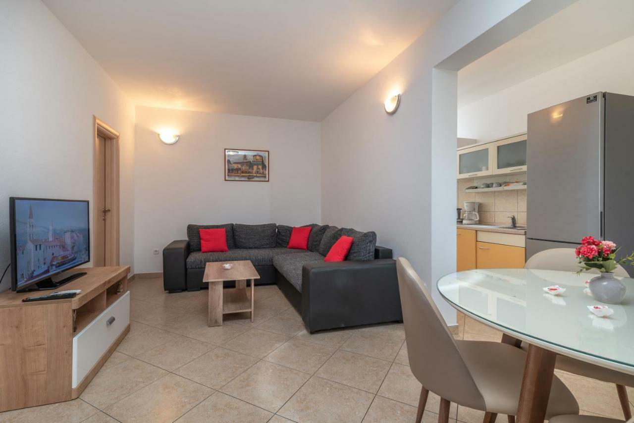 Apartments Ivan Трогир Екстериор снимка